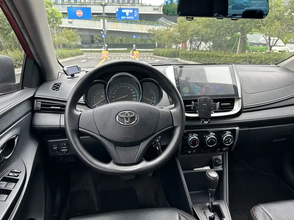 Toyota Yaris L — миниатюра 14