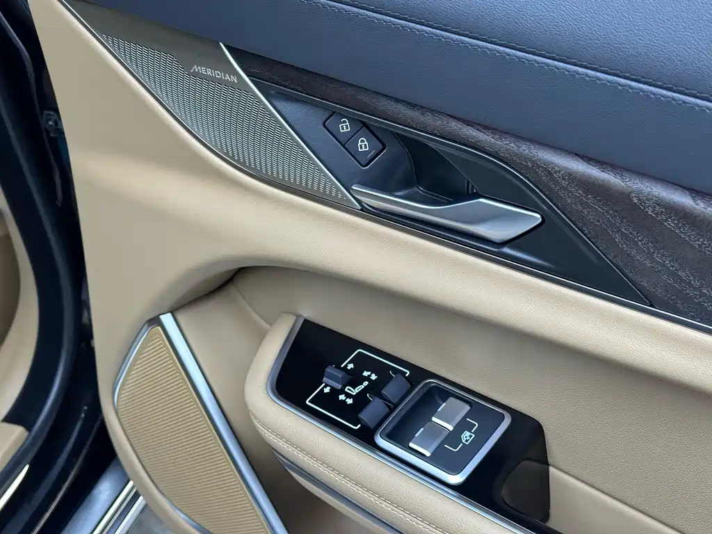 Jaguar XFL — миниатюра 16