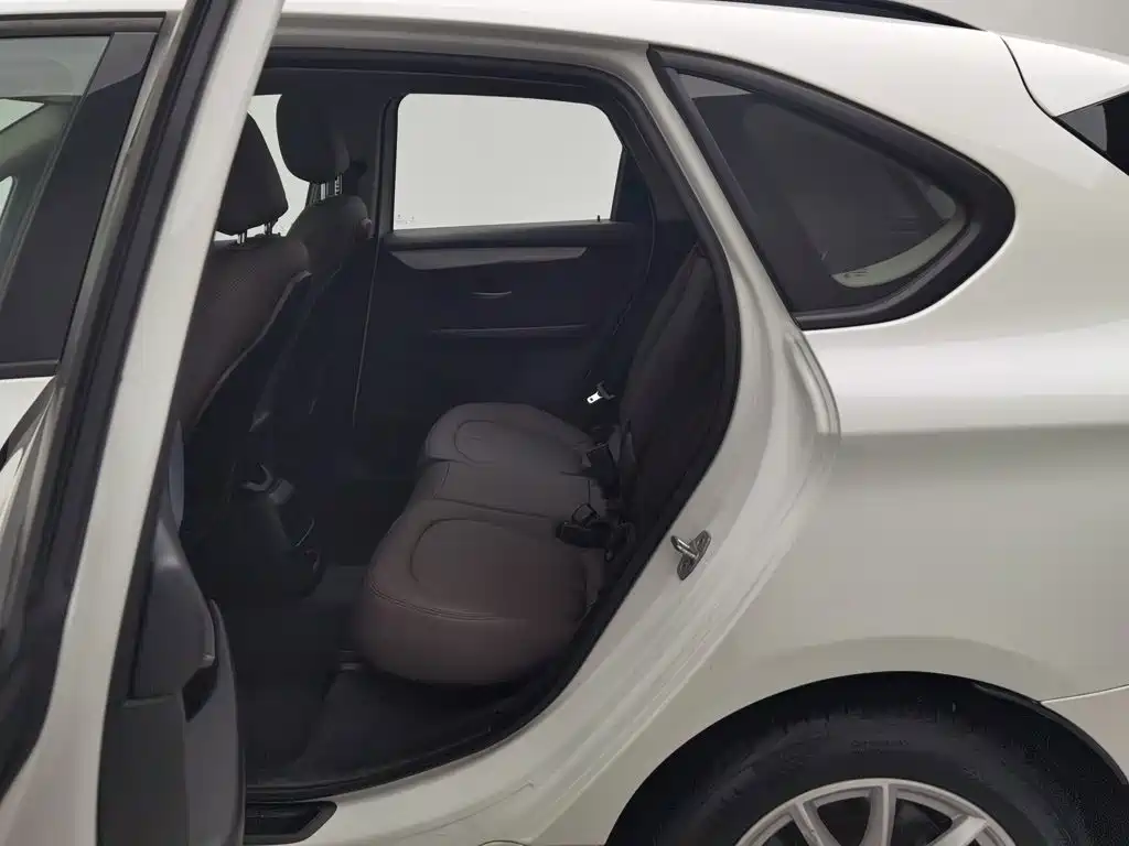 BMW 2 Series Active Tourer — миниатюра 15