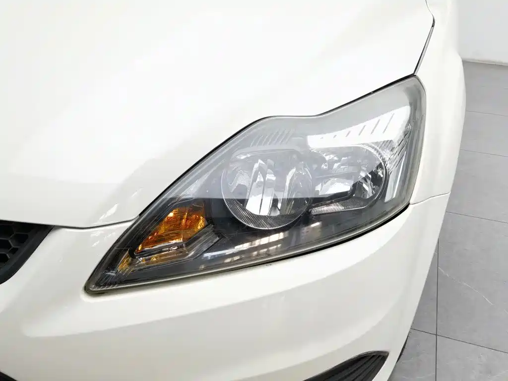 Ford Focus — миниатюра 7