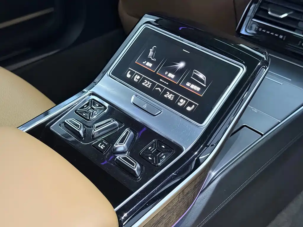 Audi A8 — миниатюра 13