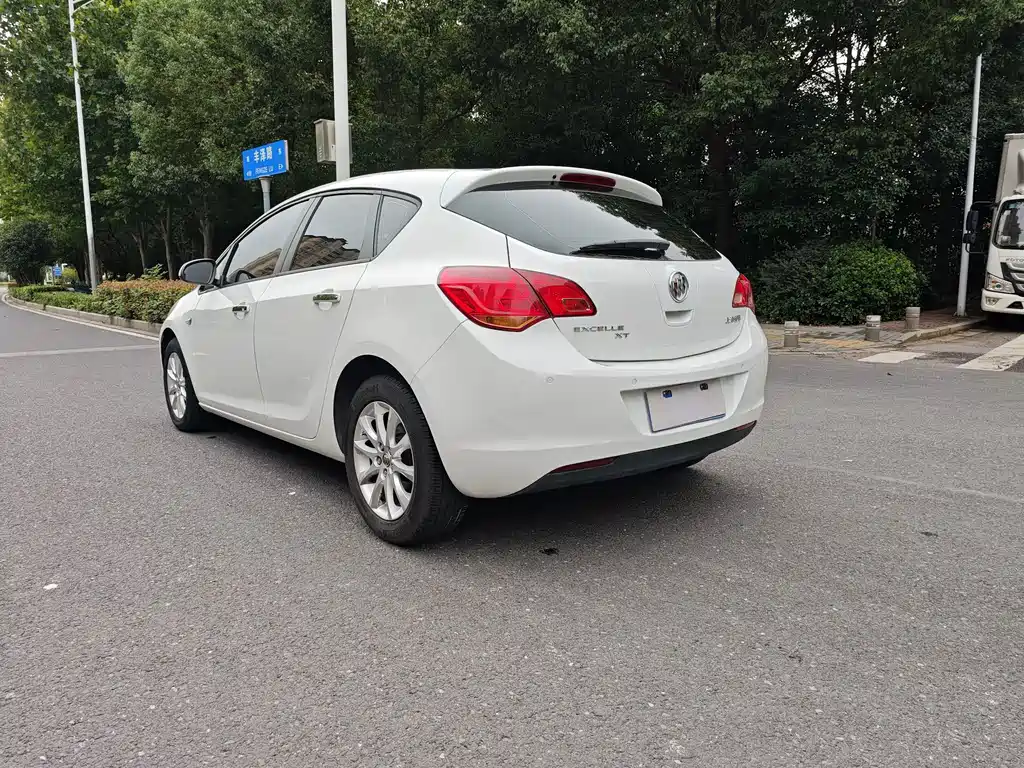 Buick Excelle — миниатюра 8