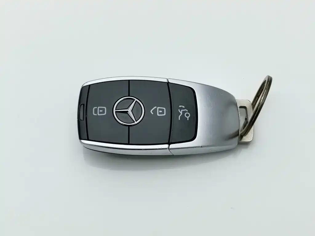 Mercedes-Benz E-Class — миниатюра 19