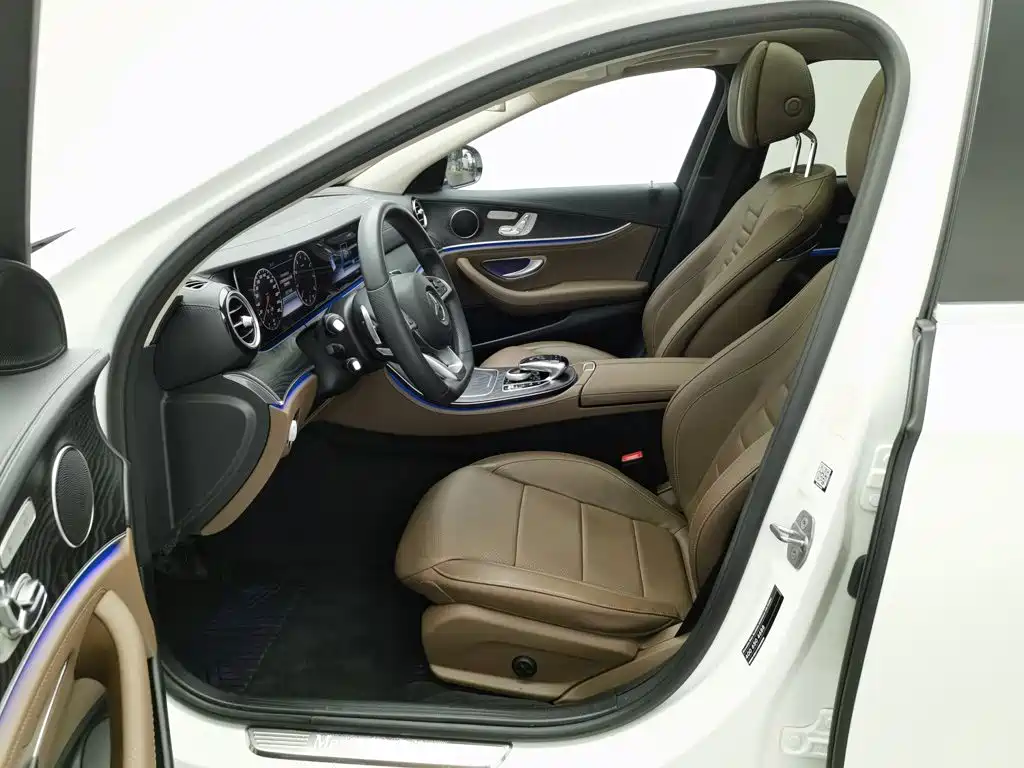 Mercedes-Benz E-Class — миниатюра 10