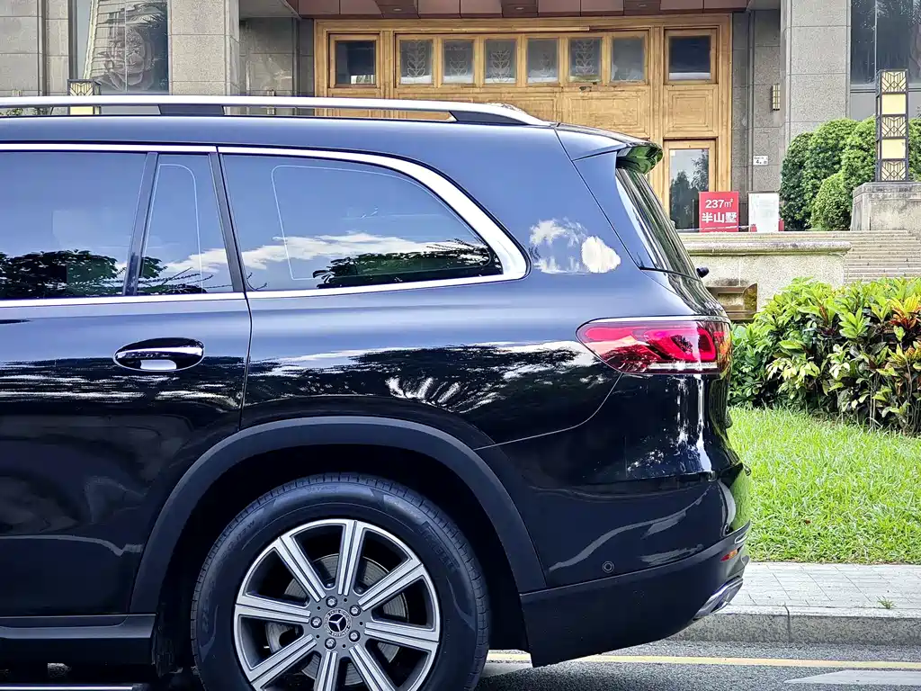 Mercedes-Benz GLS — миниатюра 30