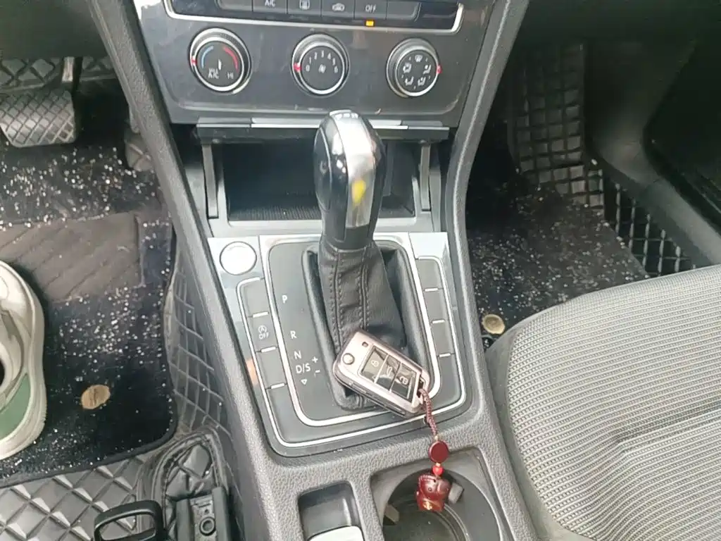 Volkswagen Golf — миниатюра 14