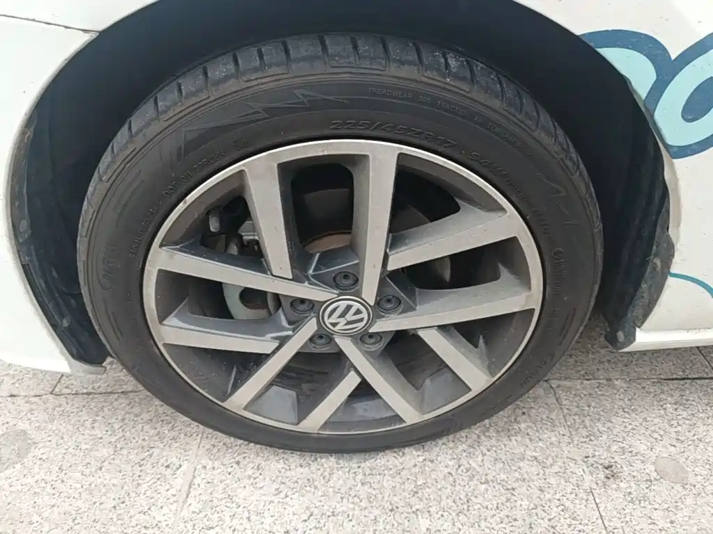 Volkswagen Golf — миниатюра 23