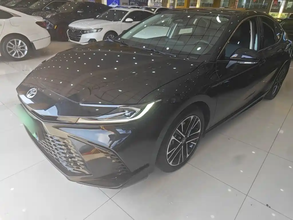Toyota Camry — миниатюра 2