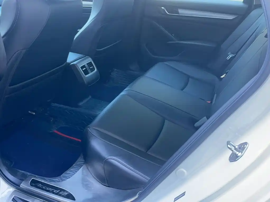 Honda Accord — миниатюра 16