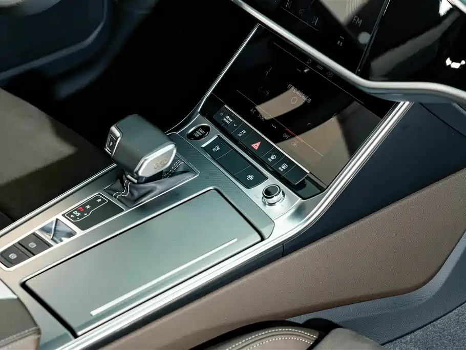 Audi A7L — миниатюра 18