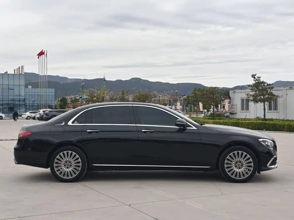 Mercedes-Benz E-Class — миниатюра 21