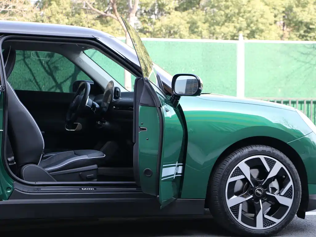 MINI ELECTRIC  COOPER