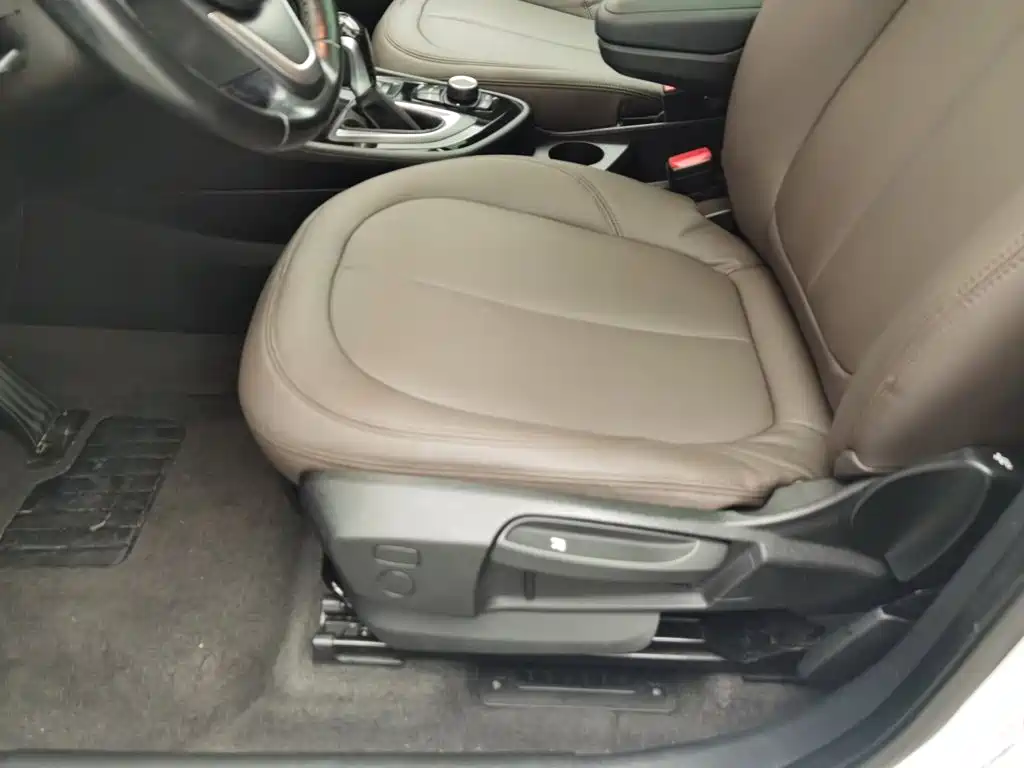BMW 2 Series Active Tourer — миниатюра 20