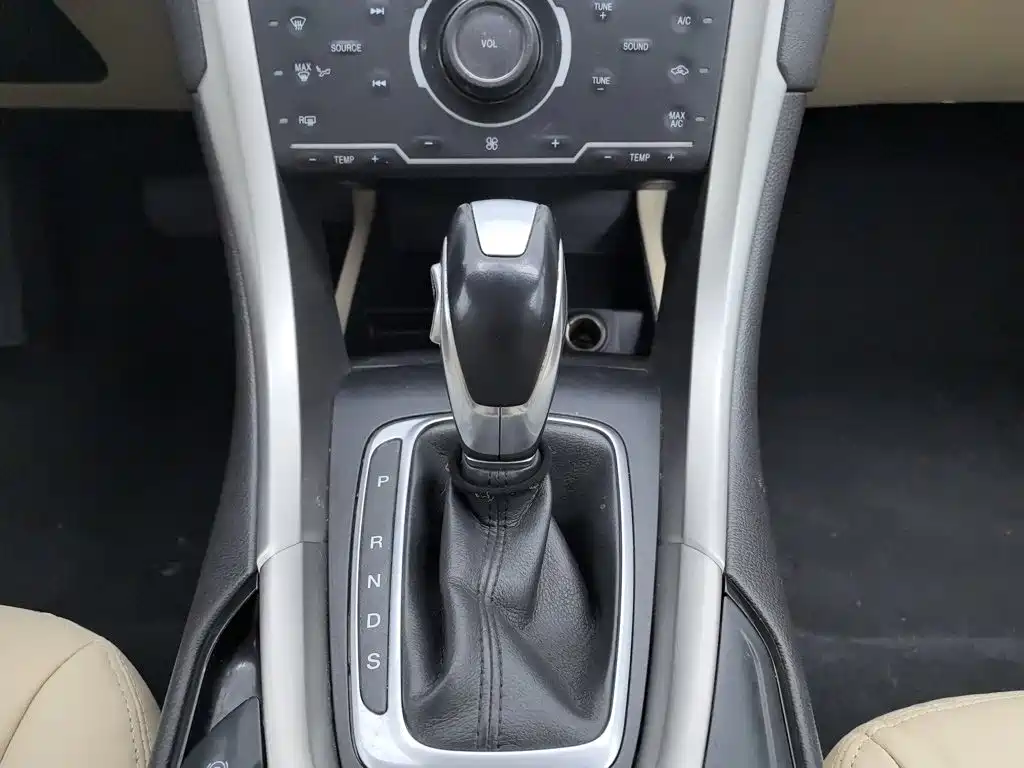 Ford Mondeo — миниатюра 13