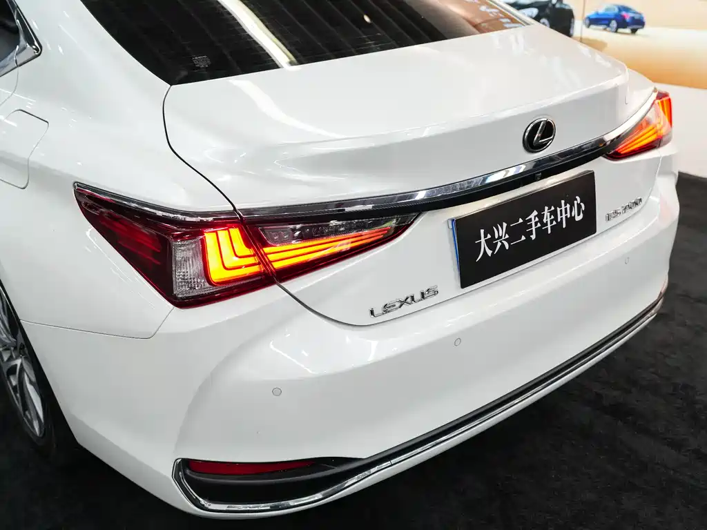 Lexus ES 2022 200 Luxury