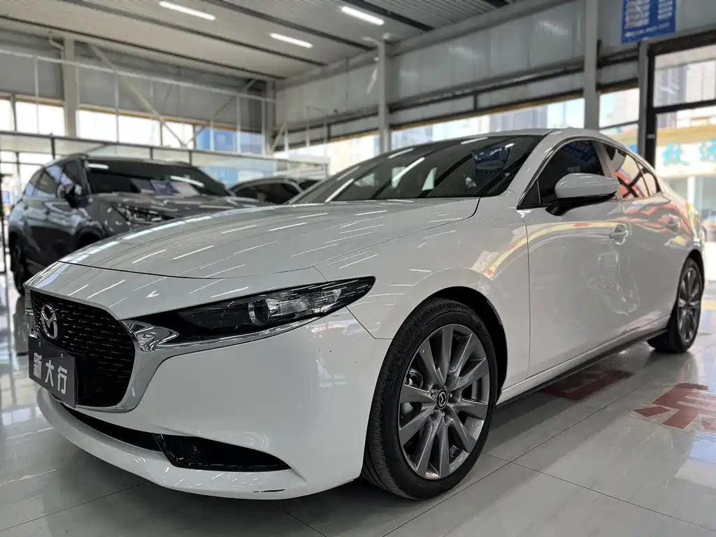 Mazda 3 Axela 2024