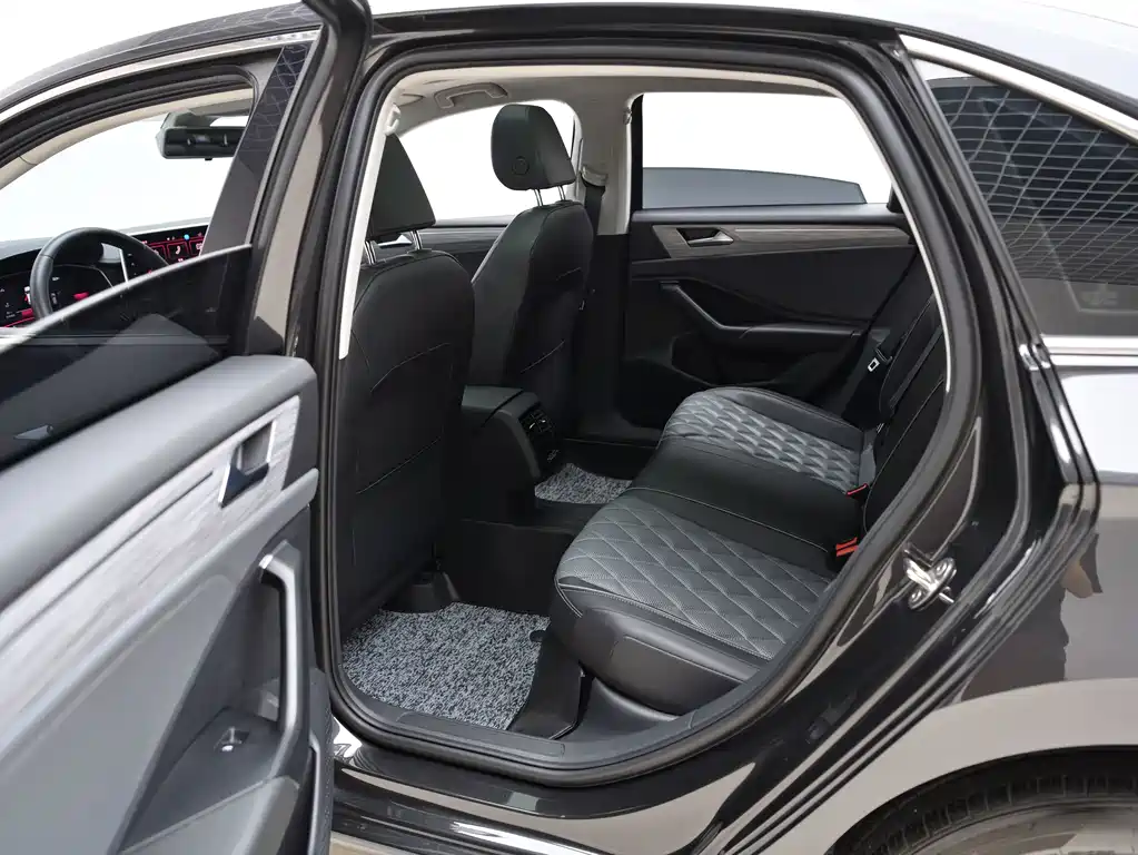 Volkswagen Sagitar — миниатюра 12