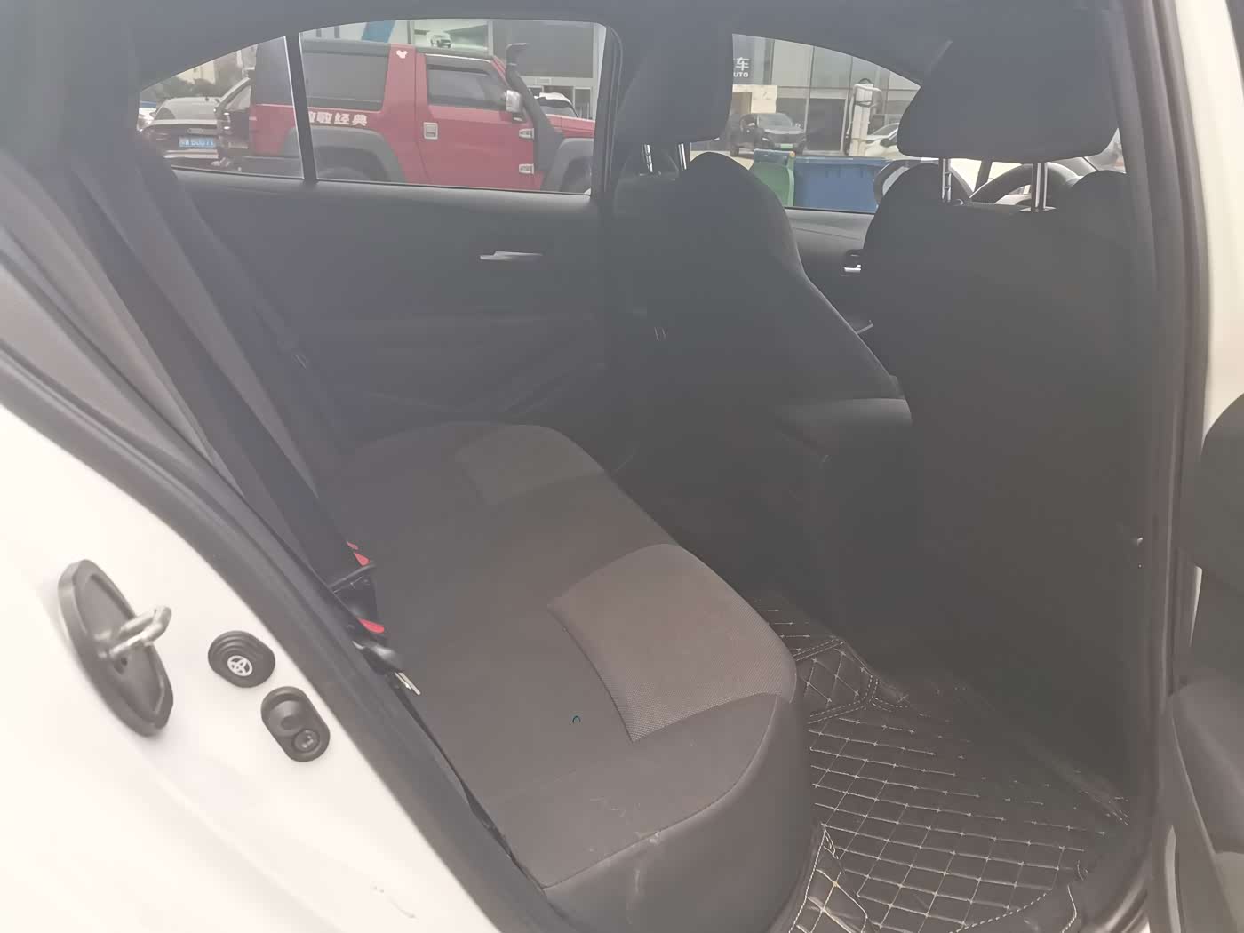 Toyota Levin 1.5 л 2022 г. Белый, пробег 40000 км