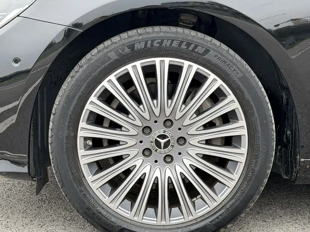 Mercedes-Benz E-Class — миниатюра 15