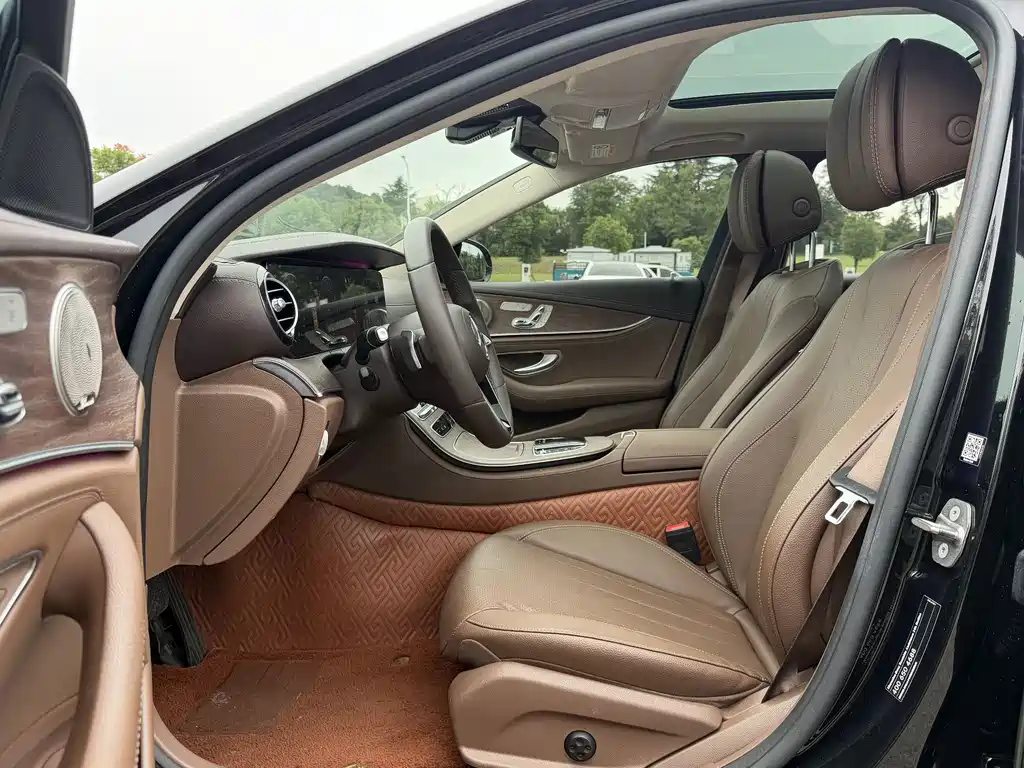 Mercedes-Benz E-Class — миниатюра 4