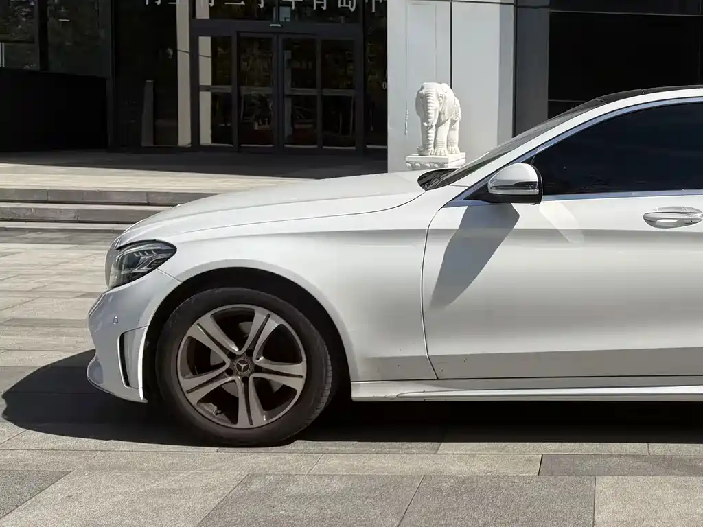 Mercedes-Benz C-Class — миниатюра 14
