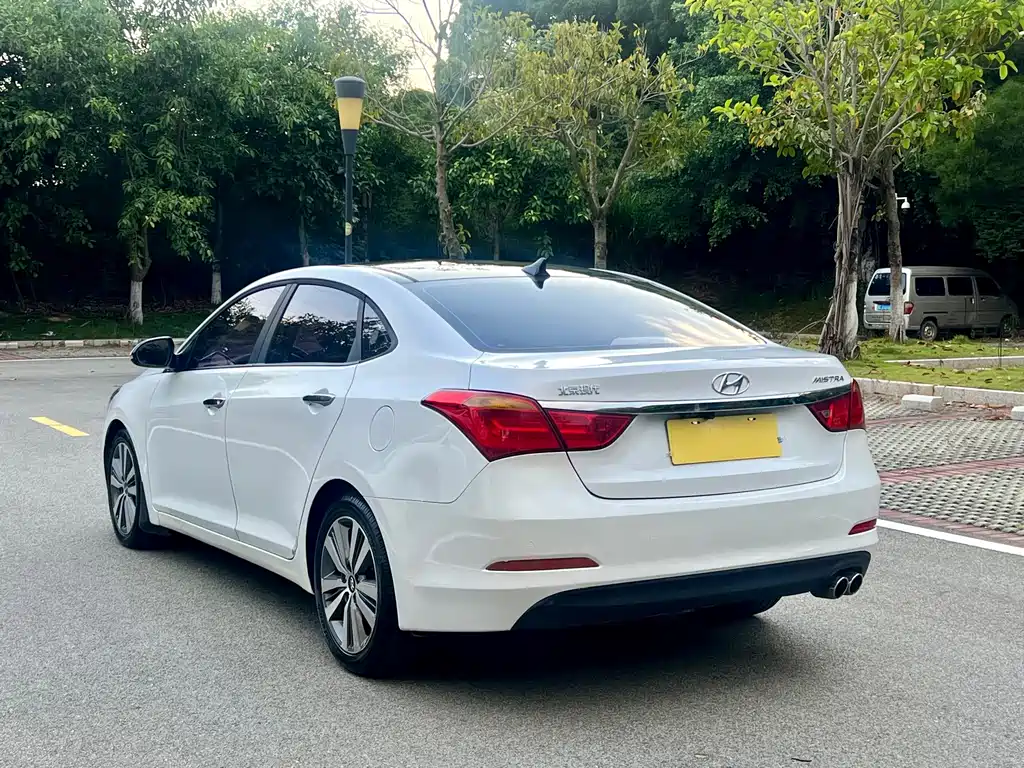Hyundai Mistra — миниатюра 4