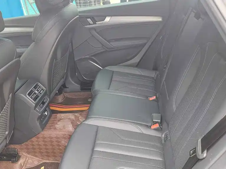 Audi Q5L — миниатюра 2