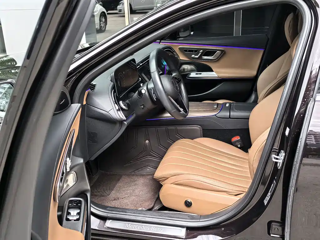 Mercedes-Benz E-Class — миниатюра 10