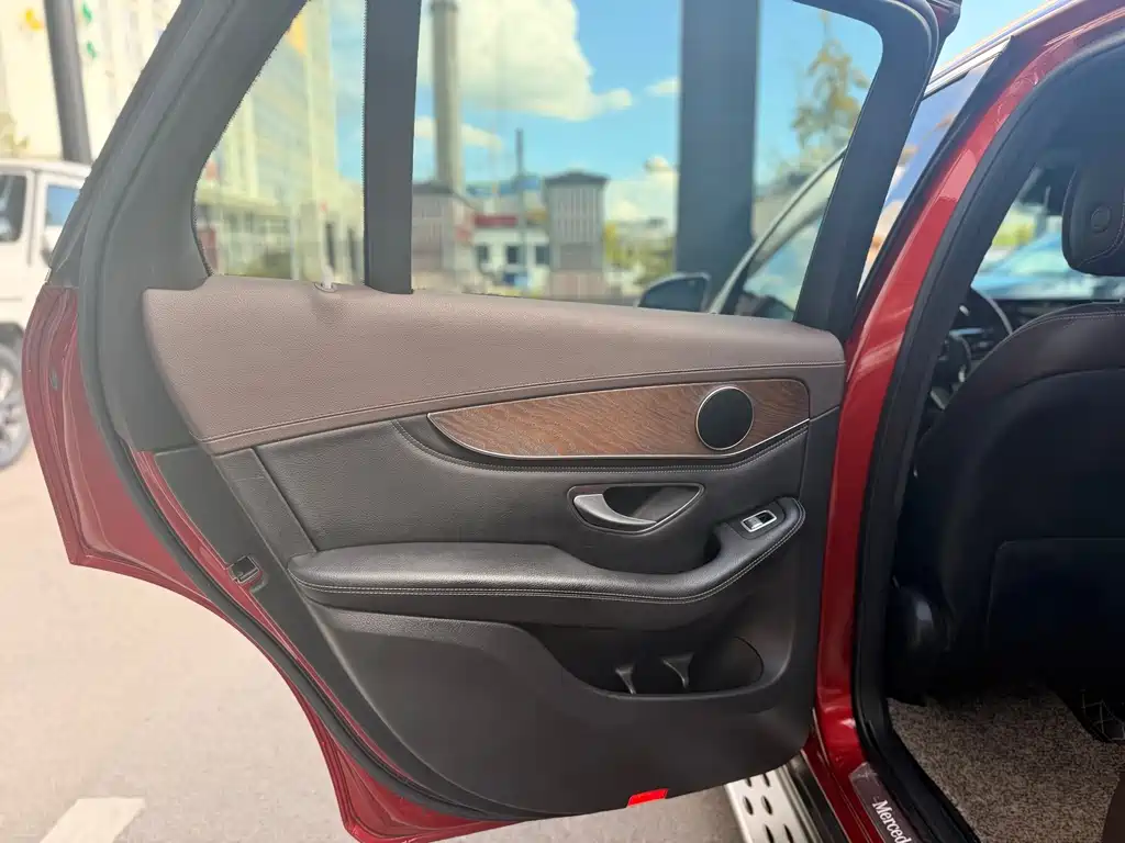 Mercedes-Benz GLC — миниатюра 16