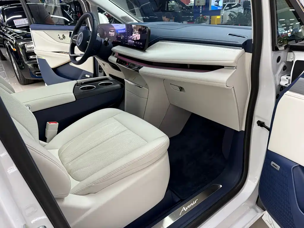 BUICK GL8 NEW ENERGY