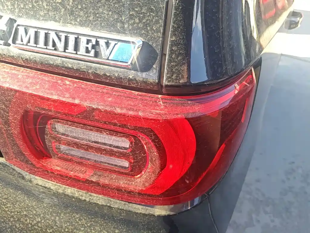 Wuling MINIEV — миниатюра 8