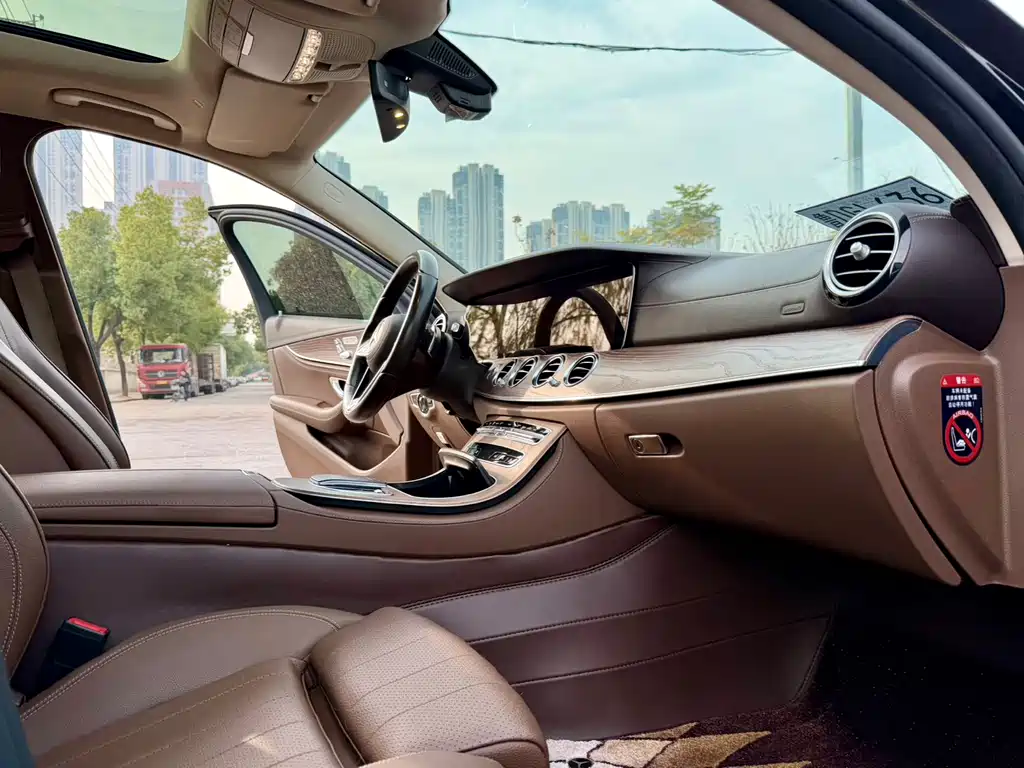 MERCEDES-BENZ E CLASS