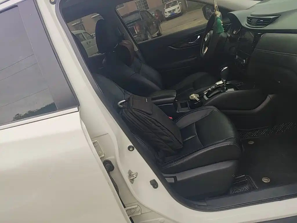 Nissan X-Trail — миниатюра 25