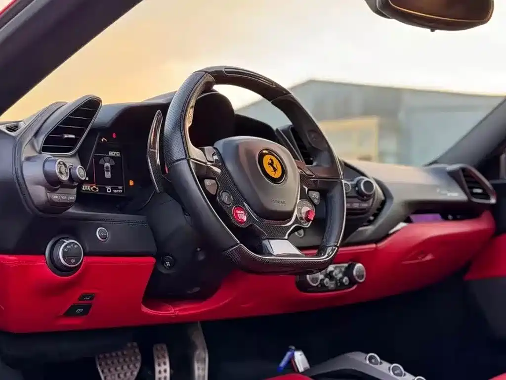 FERRARI 488