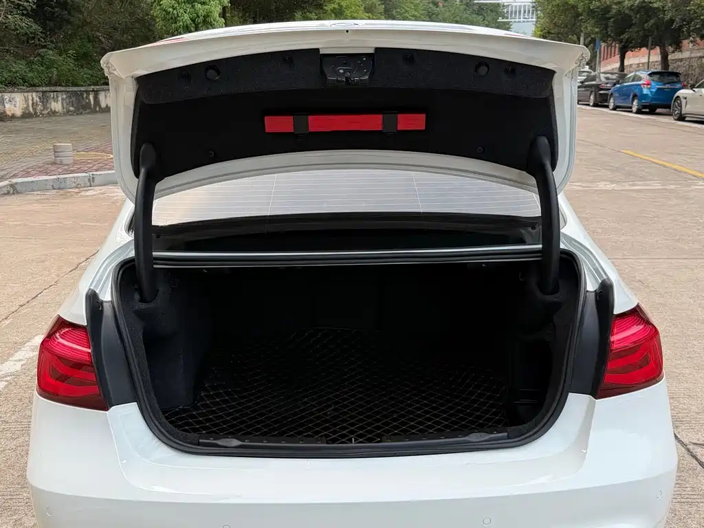 BMW 3 Series — миниатюра 16