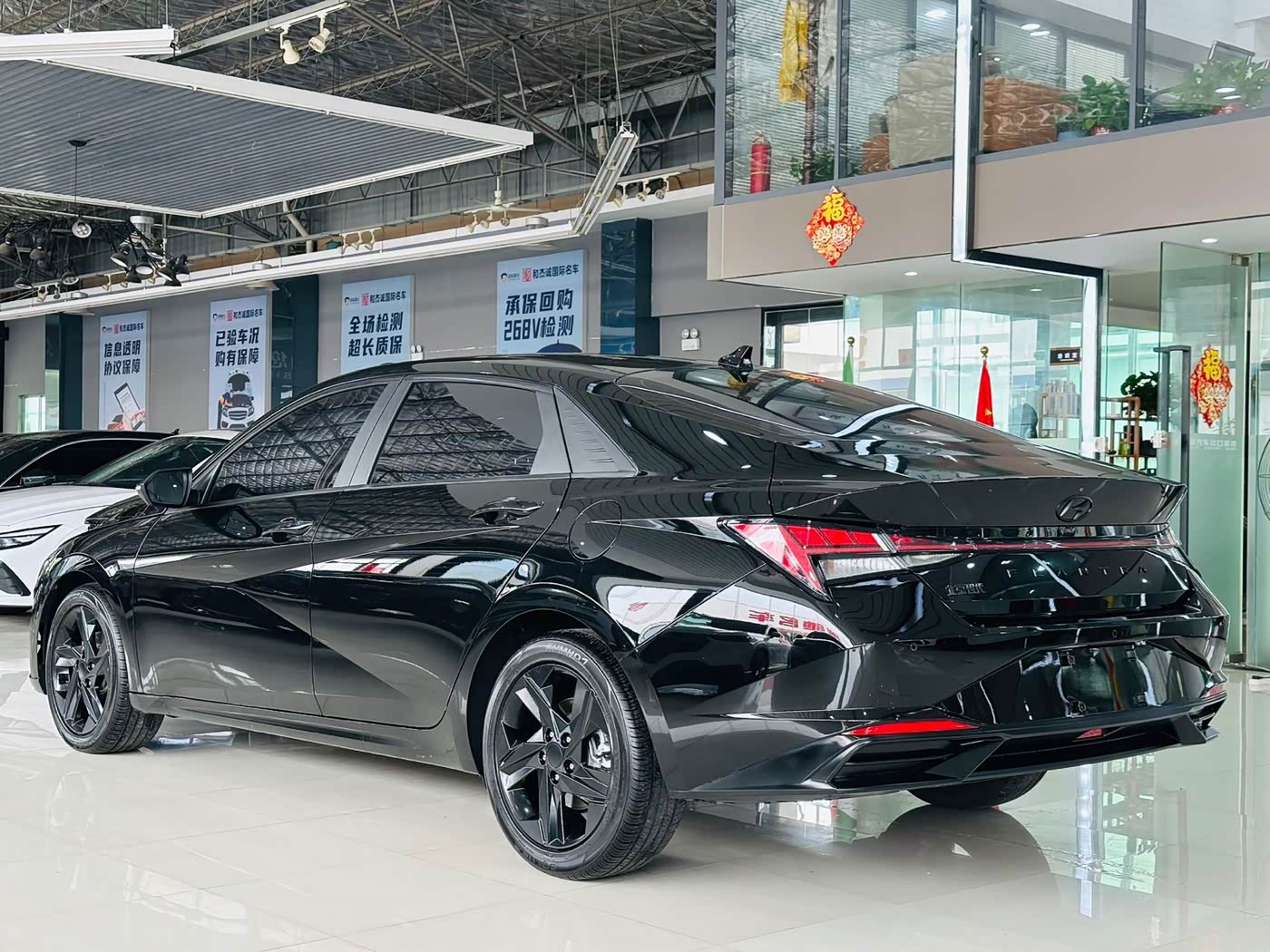 Hyundai Elantra 1.5 л 2022 г. Чёрный, пробег 26000 км