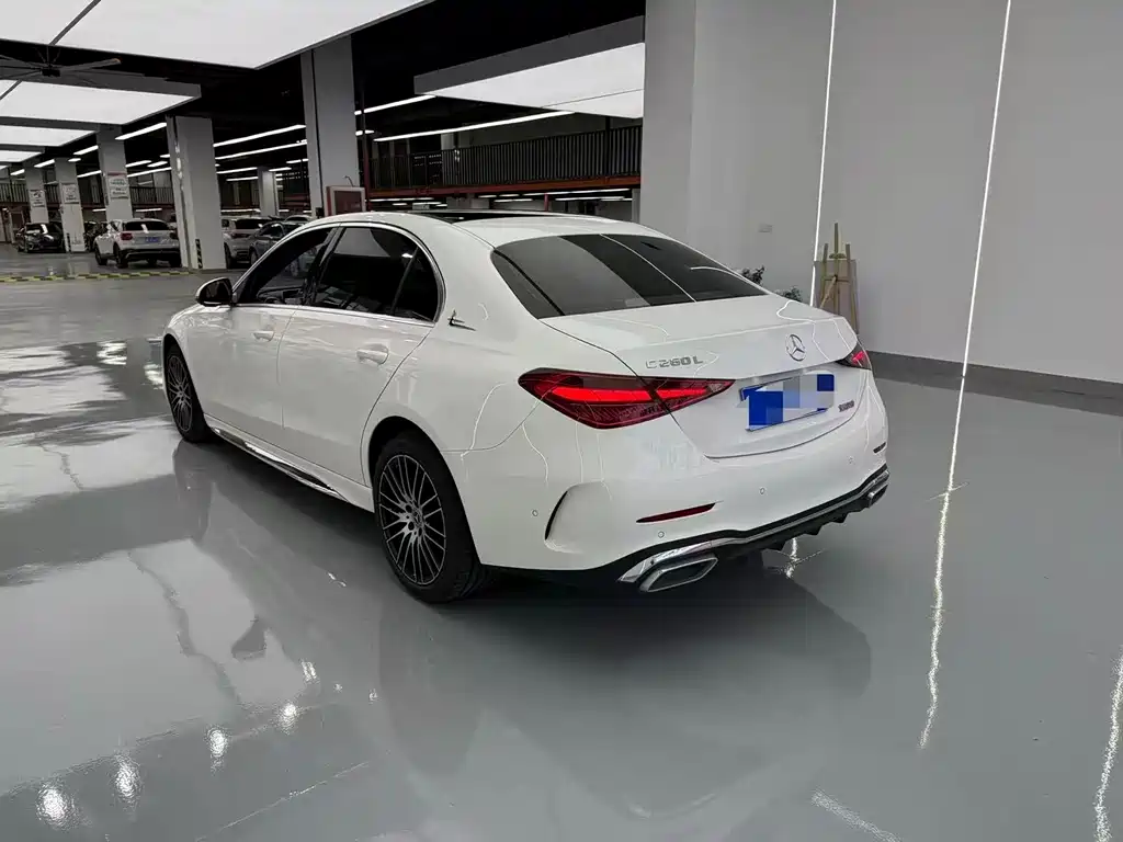 Mercedes-Benz C-Class — миниатюра 13