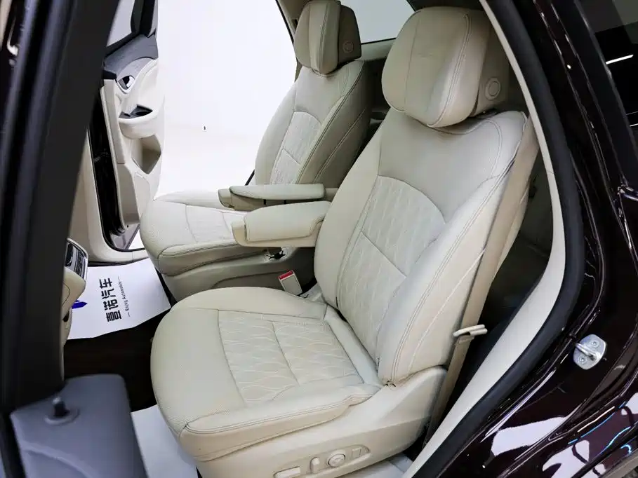 Buick Enclave — миниатюра 31