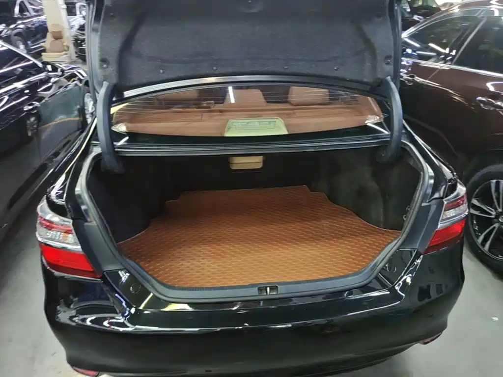 Toyota Camry — миниатюра 19