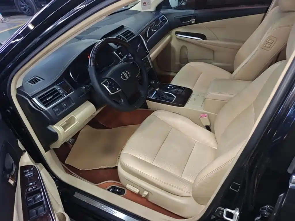 Toyota Camry — миниатюра 15
