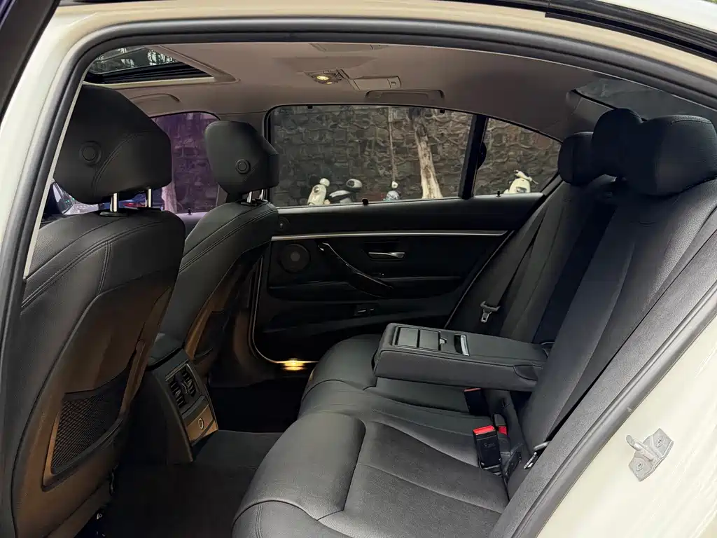BMW 3 Series — миниатюра 7