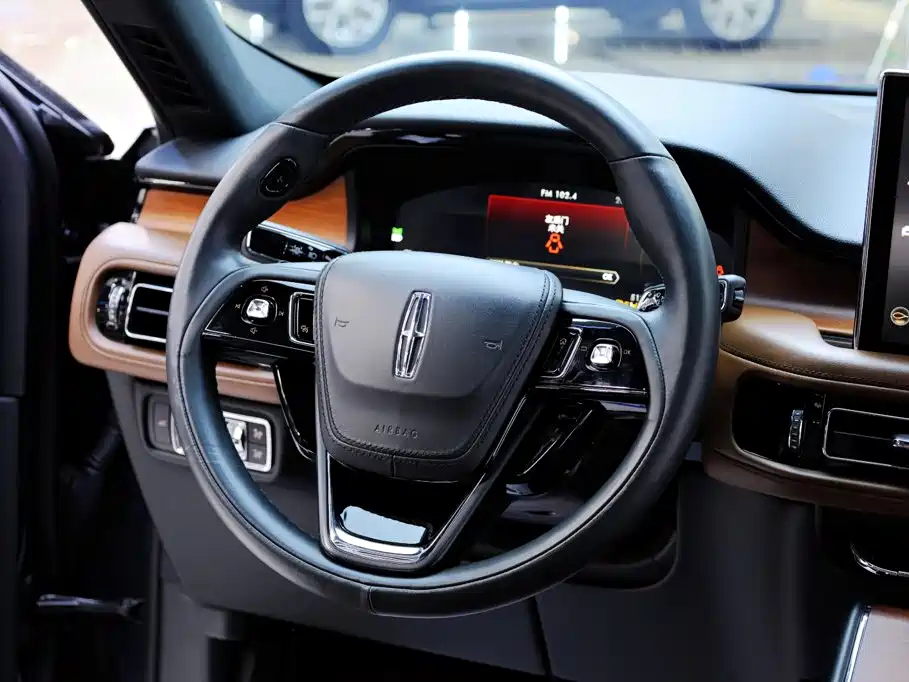 Lincoln Aviator — миниатюра 23