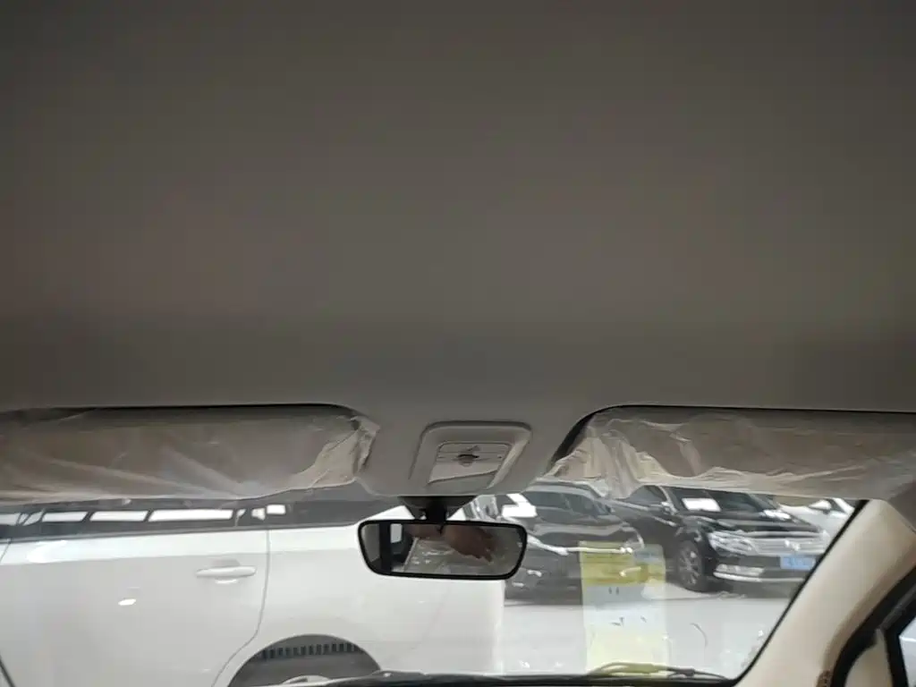 Wuling MINIEV — миниатюра 18