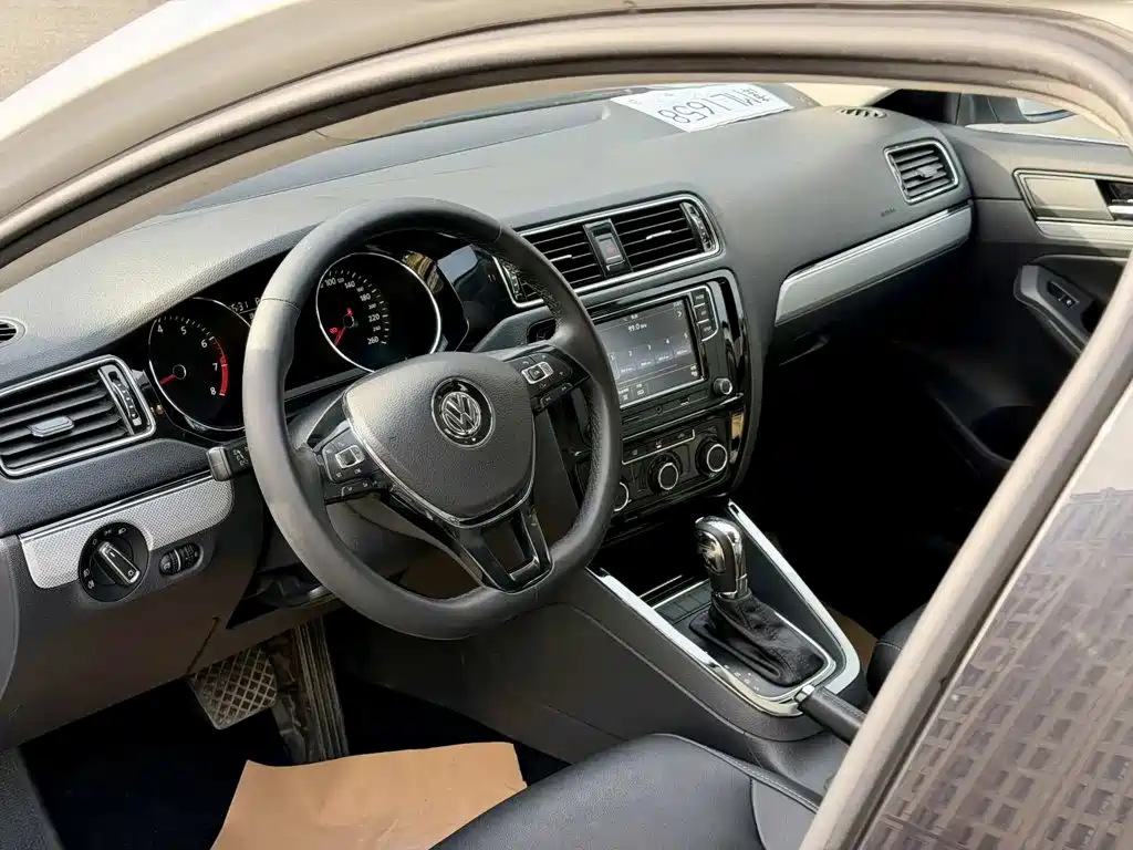 Volkswagen Sagitar — миниатюра 3