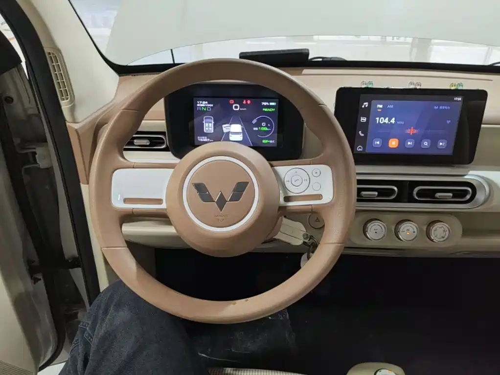 Wuling MINIEV — миниатюра 11