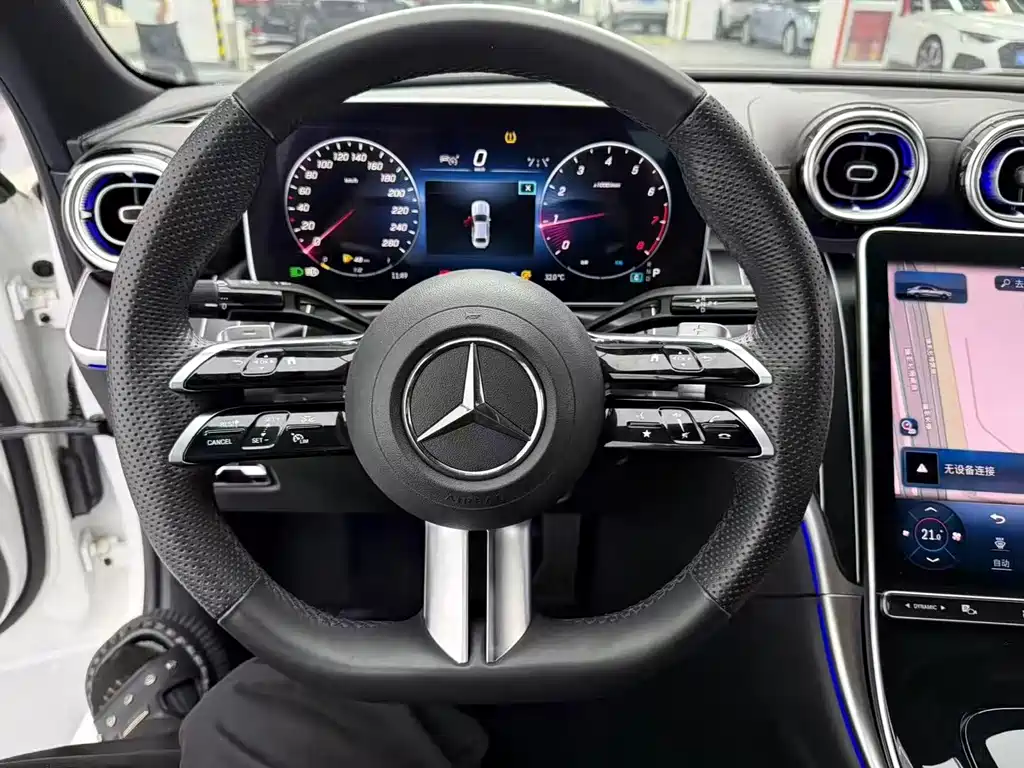 Mercedes-Benz C-Class — миниатюра 6