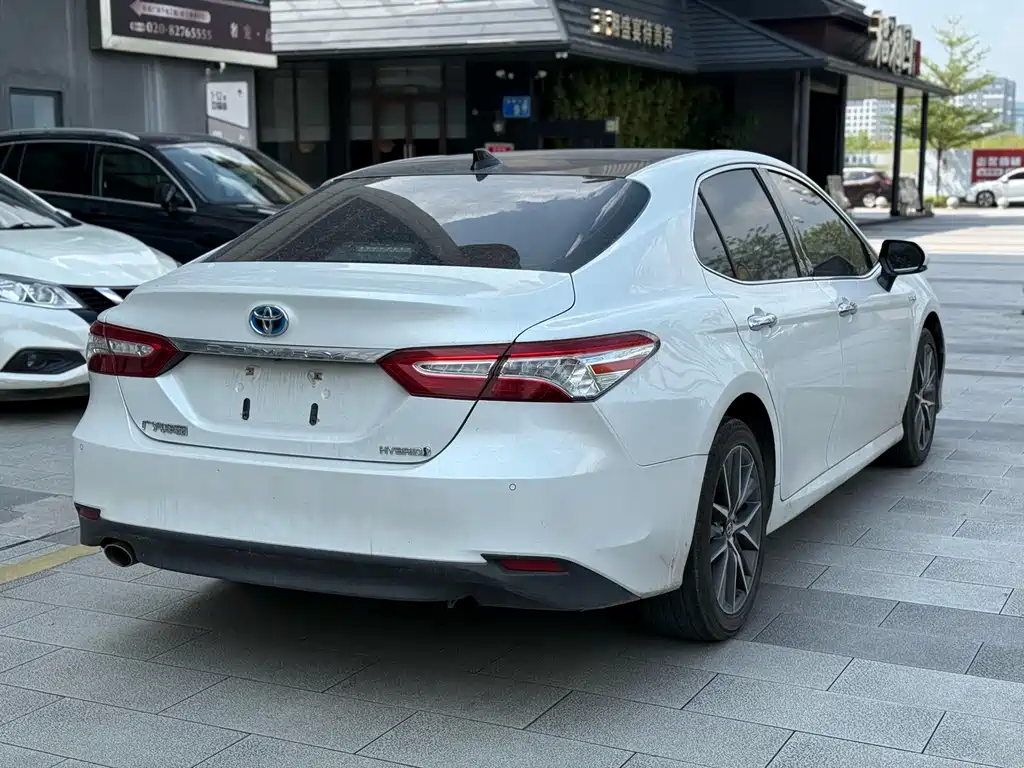 Toyota Camry — миниатюра 4