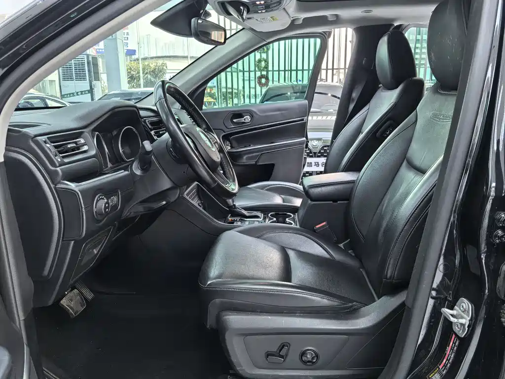 JEEP GRAND COMMANDER