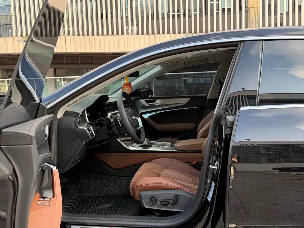 Audi A7L — миниатюра 4