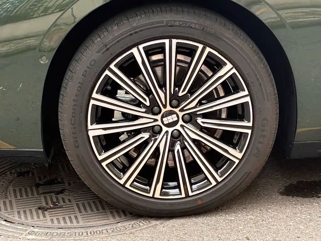 Geely Galaxy Galaxy 8 8 2025 130km EM-i Flagship